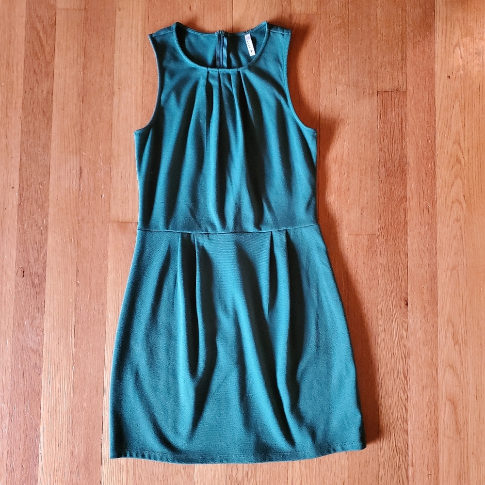 Sleeveless Cherish dress size Small